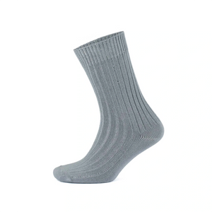 Grey coloured, ribbed eco-cotton crew sock