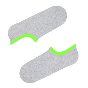 grey no-seam ankle socks with green cuff against a light background