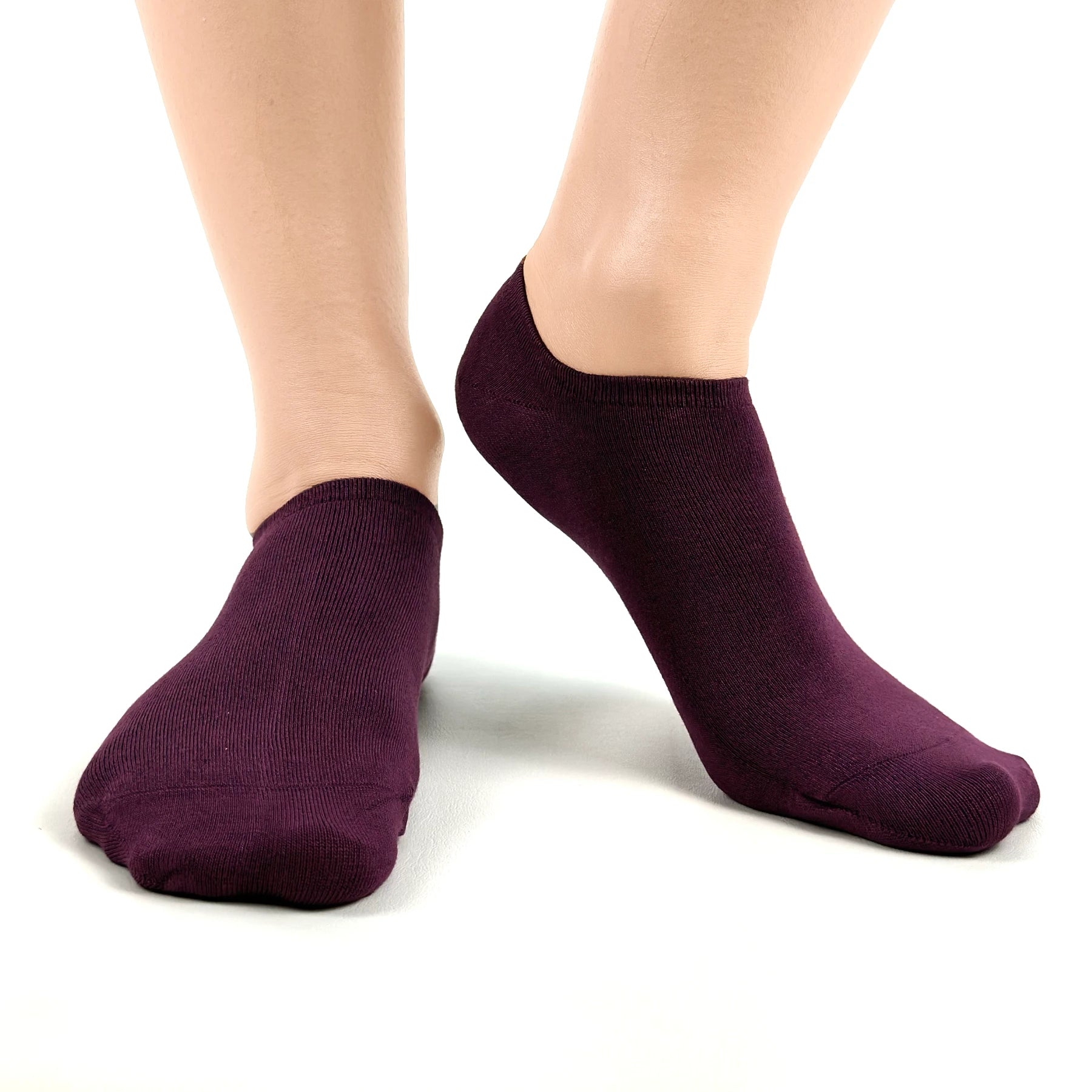 Burgundy seamless sneaker socks