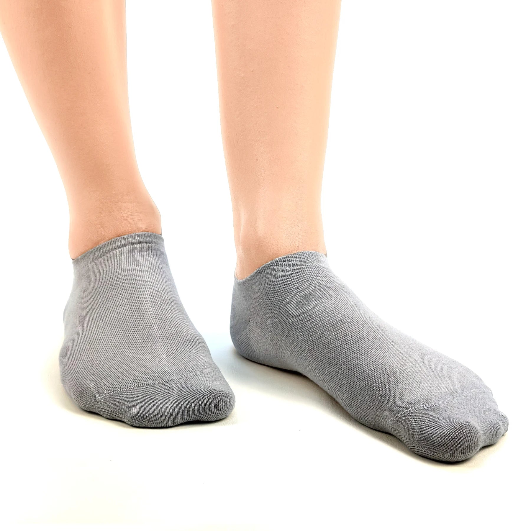 Grey seamless sneaker socks