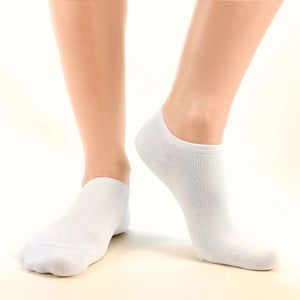 White seamless sneaker socks